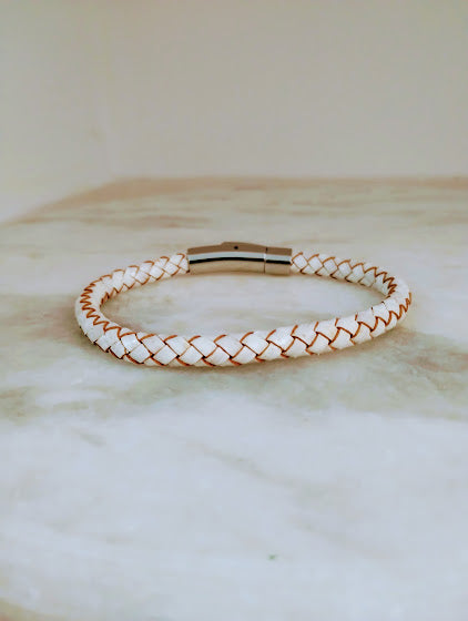 Minamalist leather bracelet