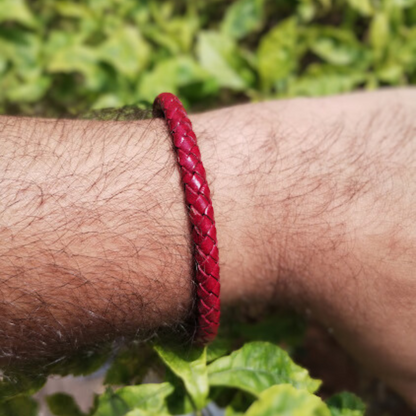 Minamalist leather bracelet